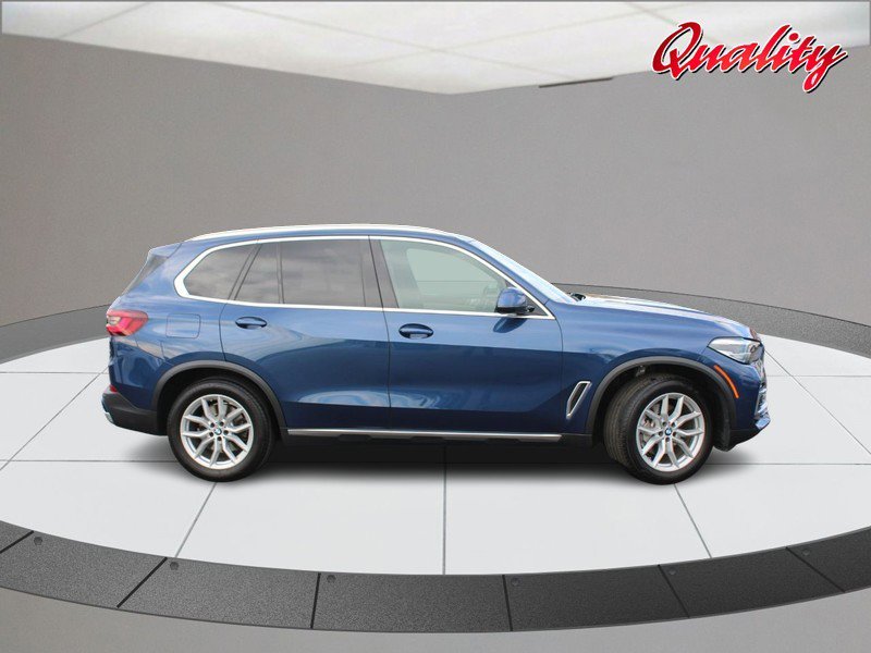 Used 2021 BMW X5 xDrive40i w/ Luxury Seating Package 2 image 2