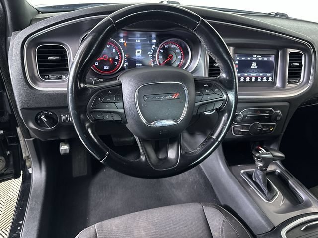 Used 2019 Dodge Charger SXT RWD image 21