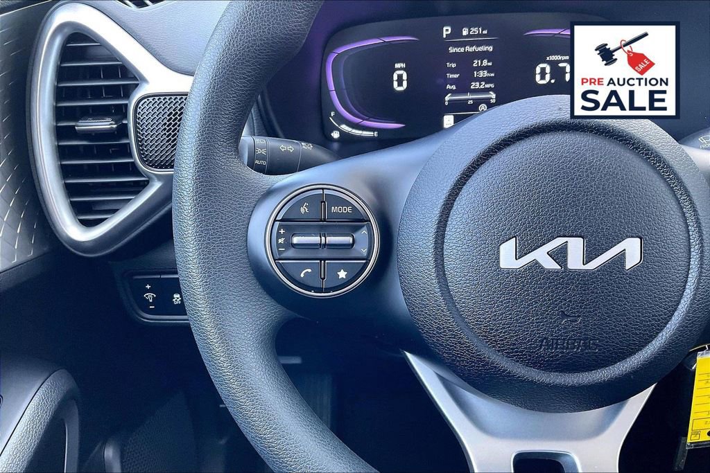 Used 2025 Kia Soul LX FWD image 17