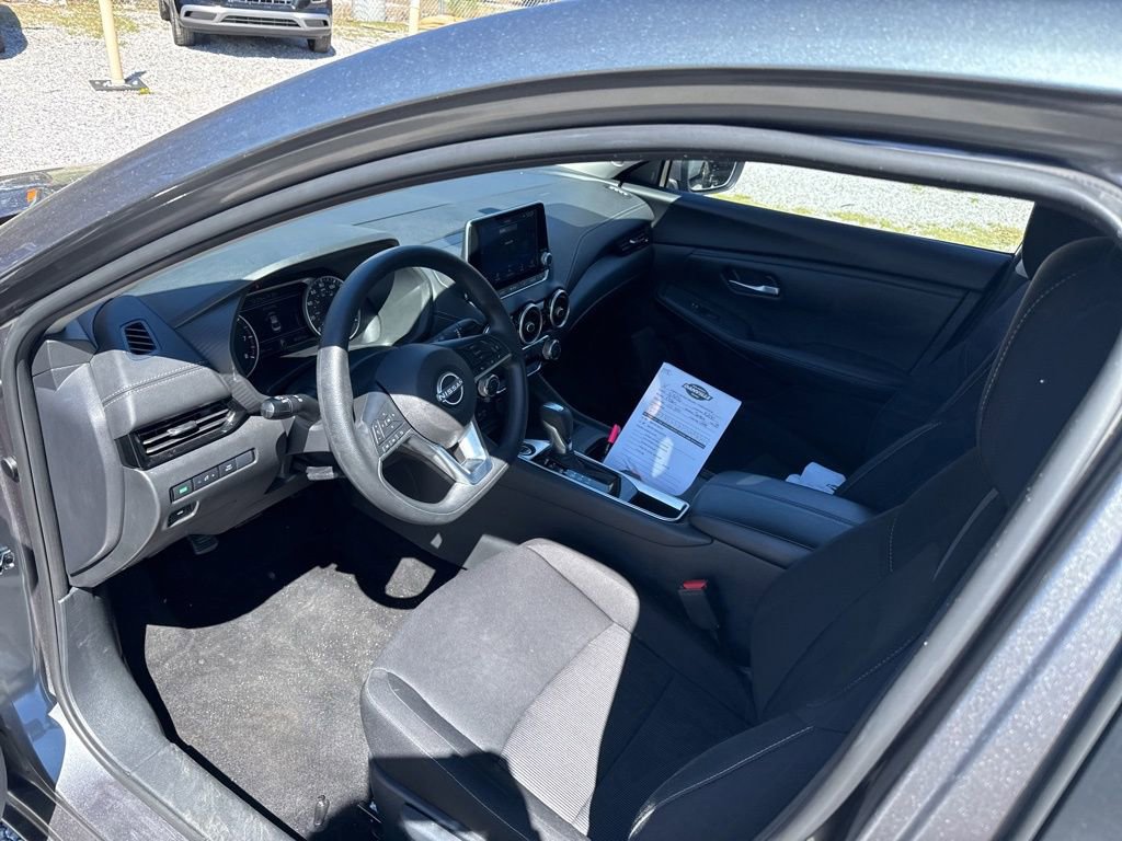 Used 2025 Nissan Sentra SV image 9