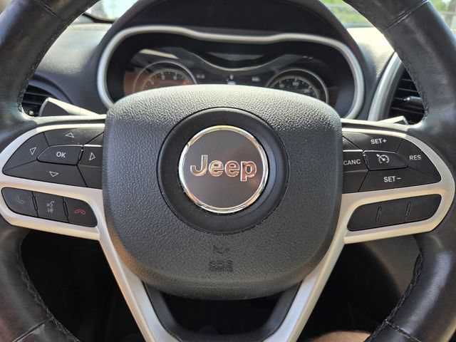 Used 2017 Jeep Cherokee Limited AWD/4WD image 35