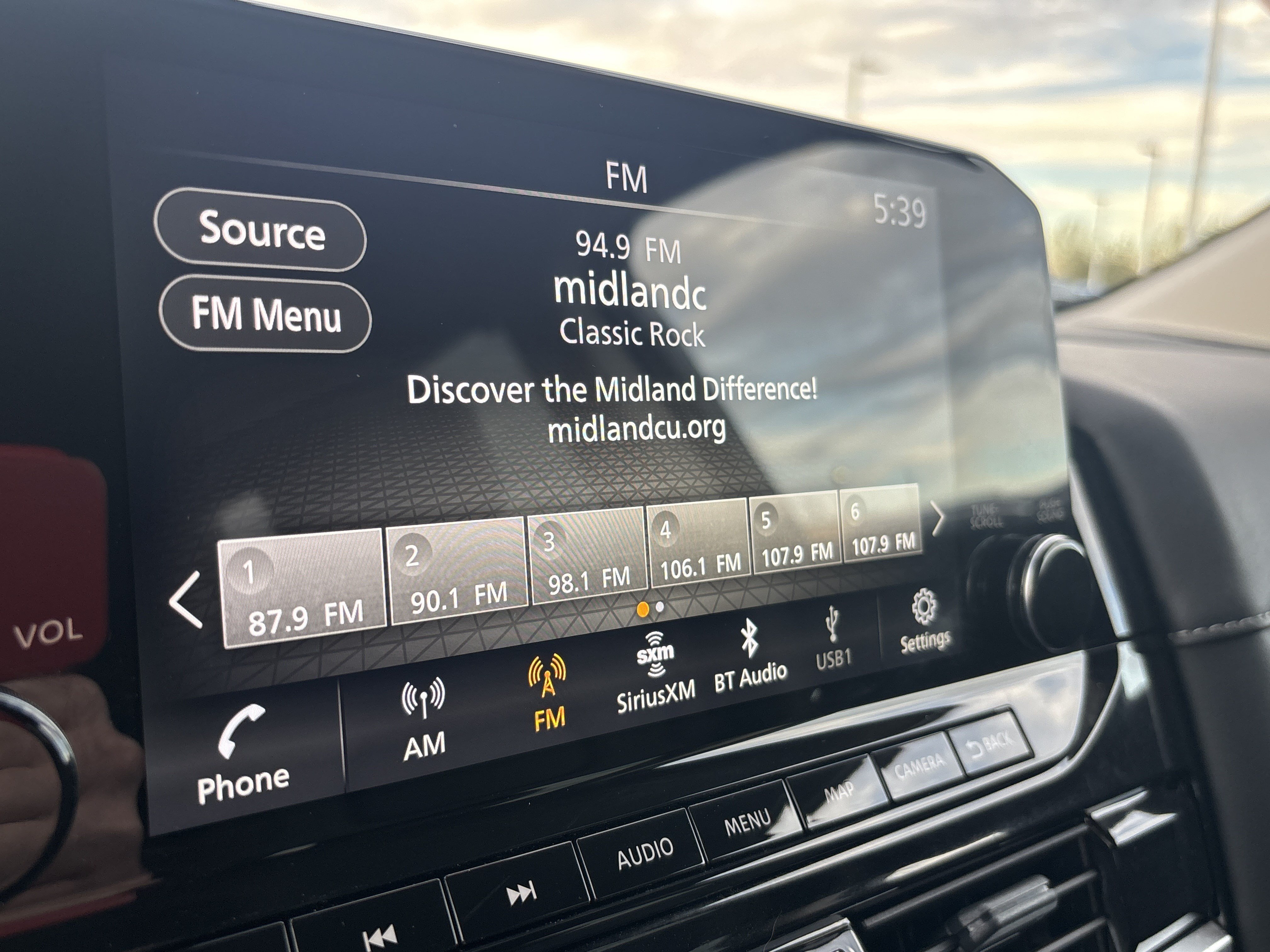 Used 2025 Nissan Pathfinder SL AWD/4WD image 13
