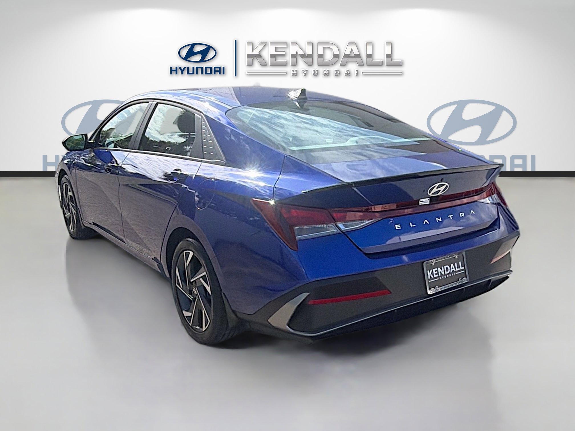 Used 2025 Hyundai Elantra Sport FWD image 4