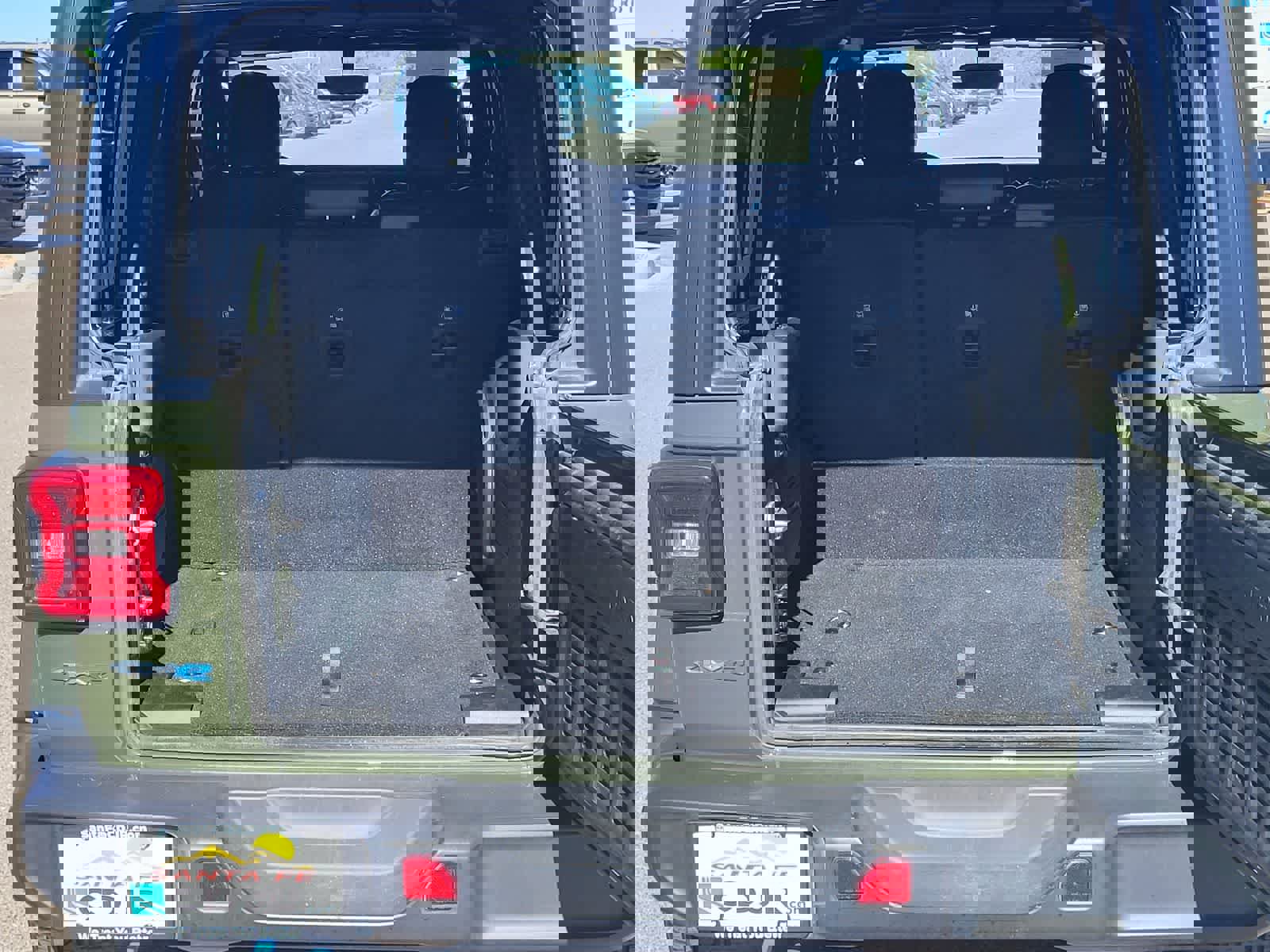 Used 2022 Jeep Wrangler Unlimited Sahara w/ Cold Weather Group image 30