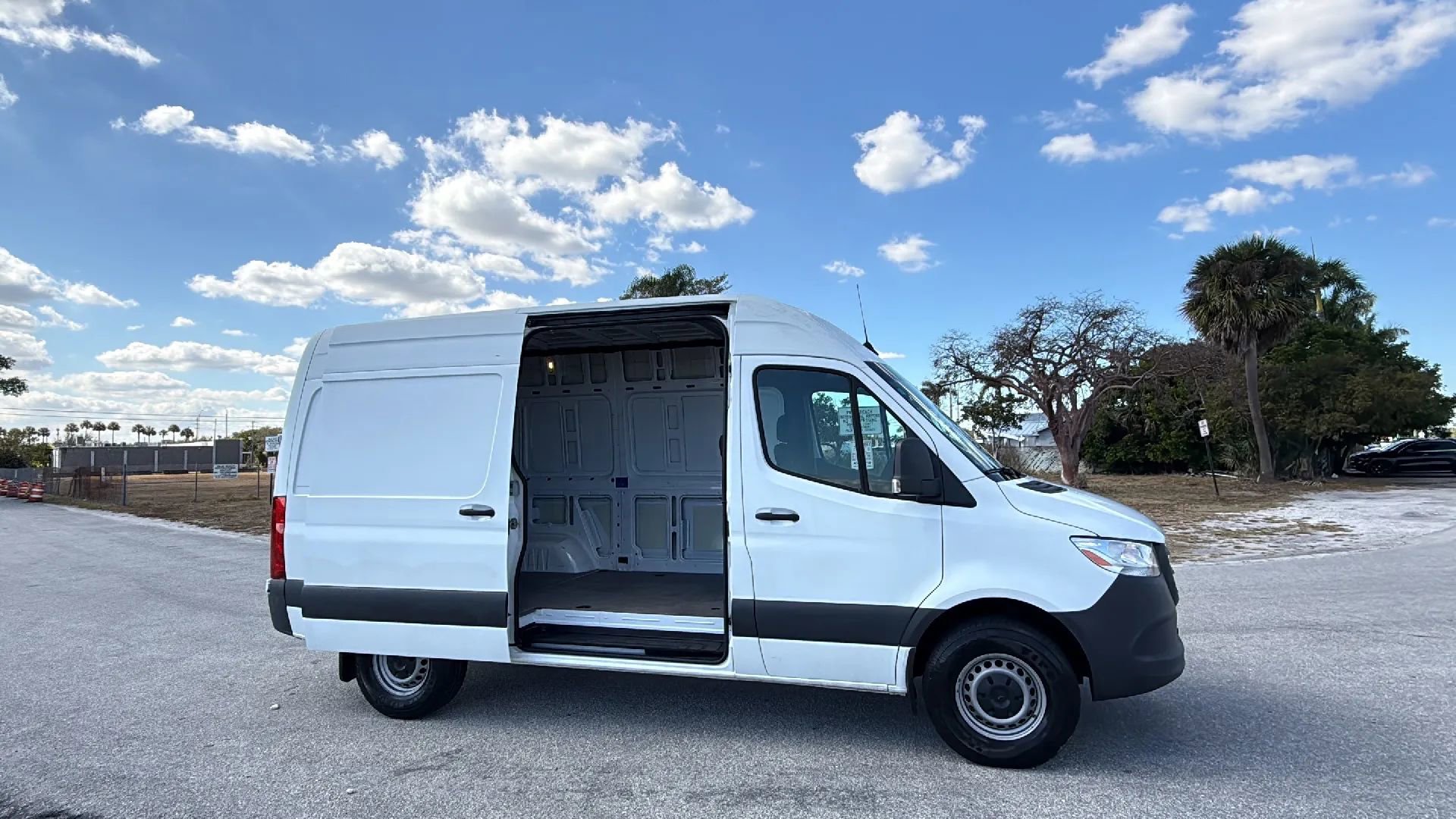 Used 2021 Mercedes-Benz Sprinter 1500 image 8