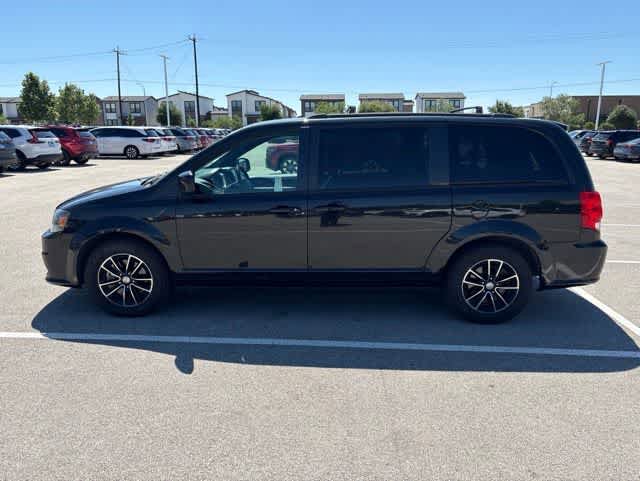 Used 2018 Dodge Grand Caravan GT FWD image 2