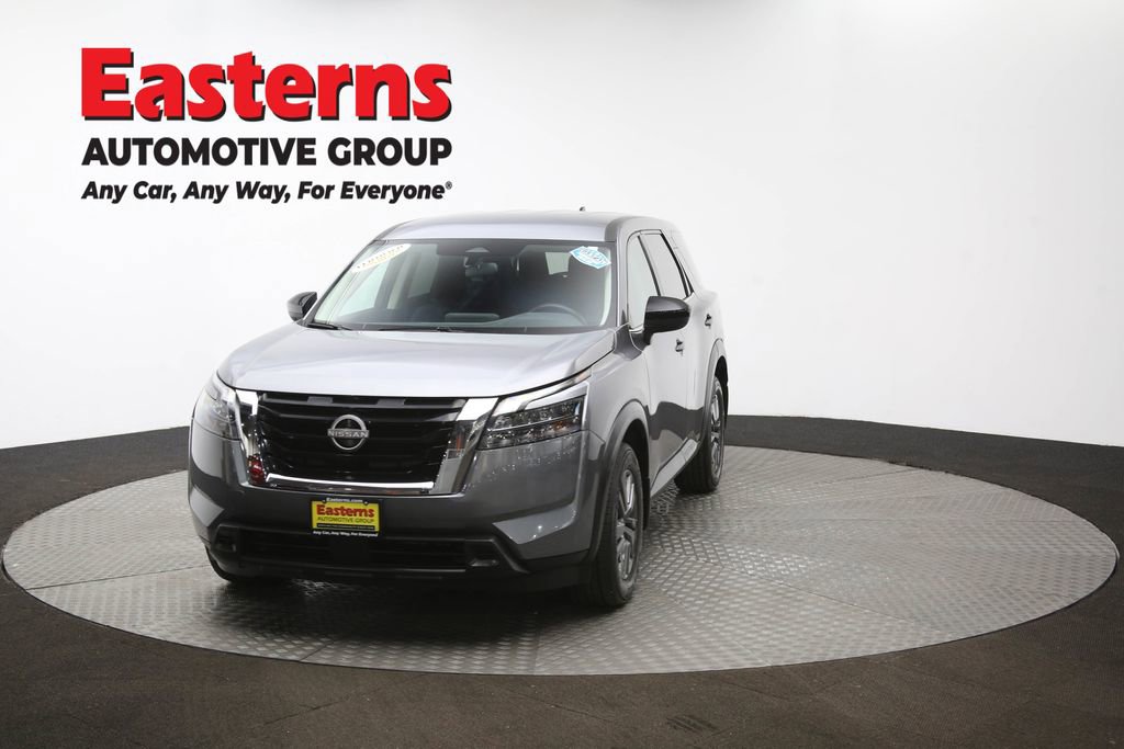 Used 2024 Nissan Pathfinder S image 53