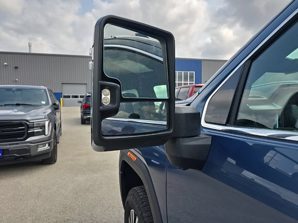 Used 2026 GMC Sierra 3500 Denali Ultimate AWD/4WD image 7