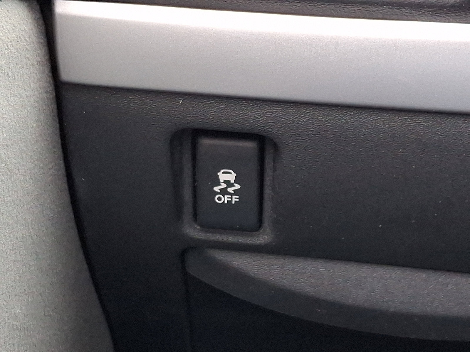 Used 2012 Nissan Sentra 2.0 SR w/ Special Edition Pkg image 24