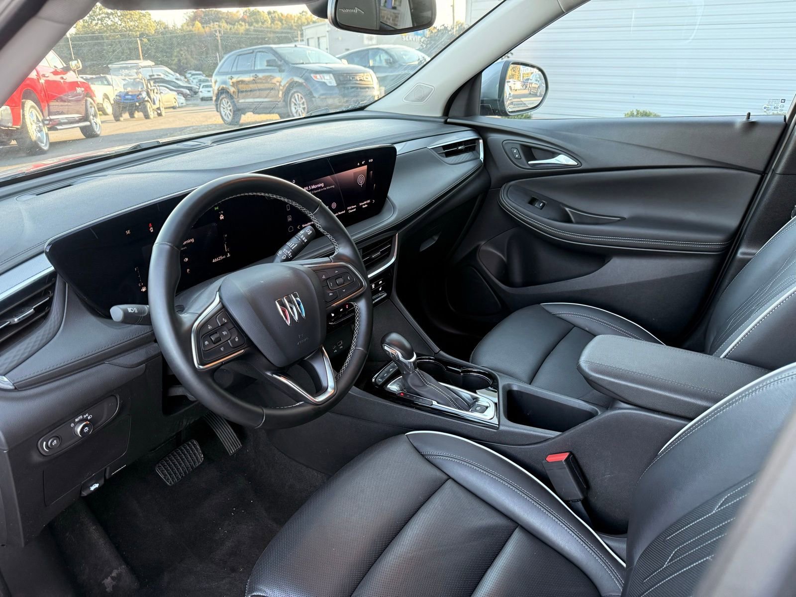 Used 2024 Buick Encore GX Avenir image 15