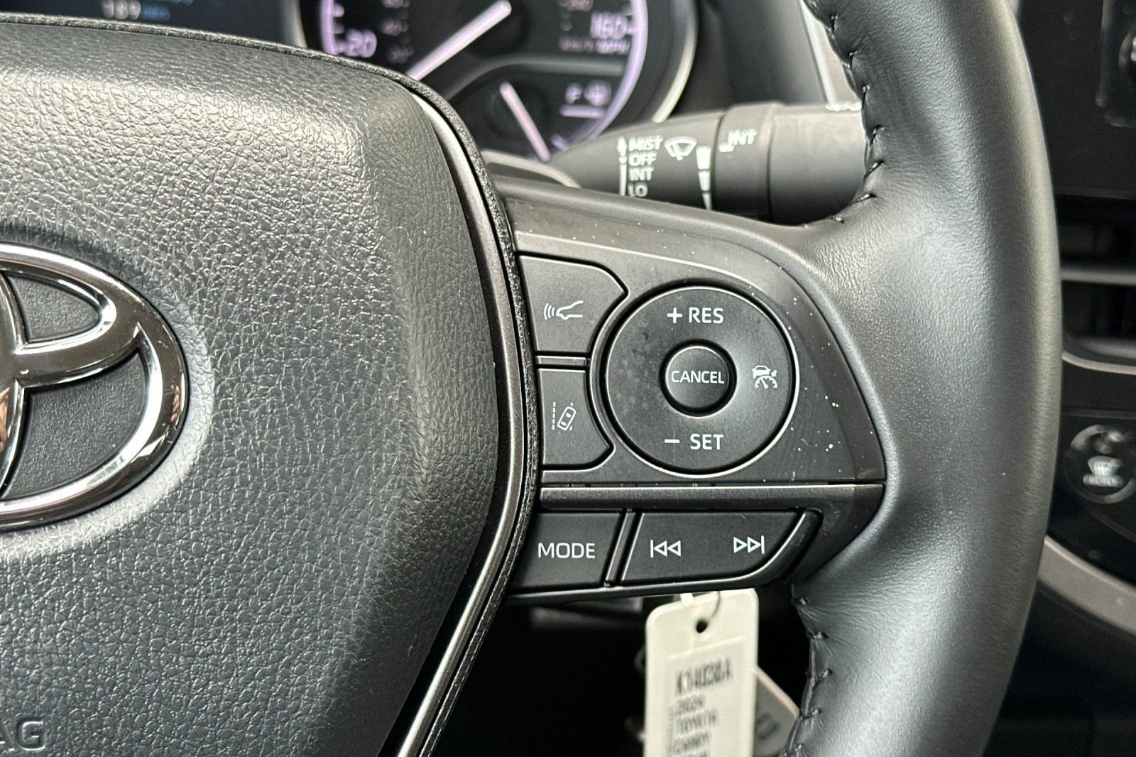 Used 2024 Toyota Camry SE AWD/4WD image 25