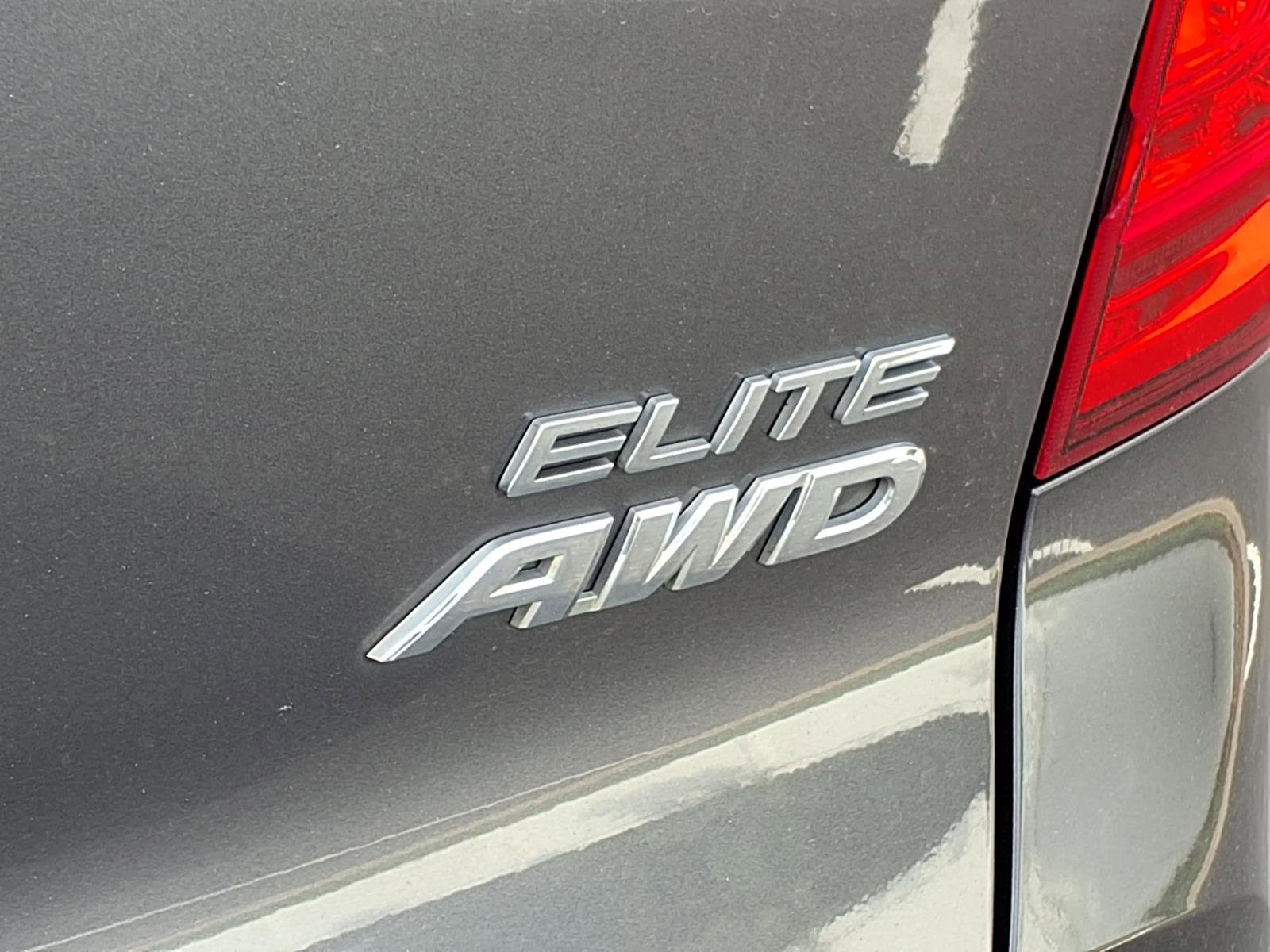 Used 2017 Honda Pilot Elite image 2