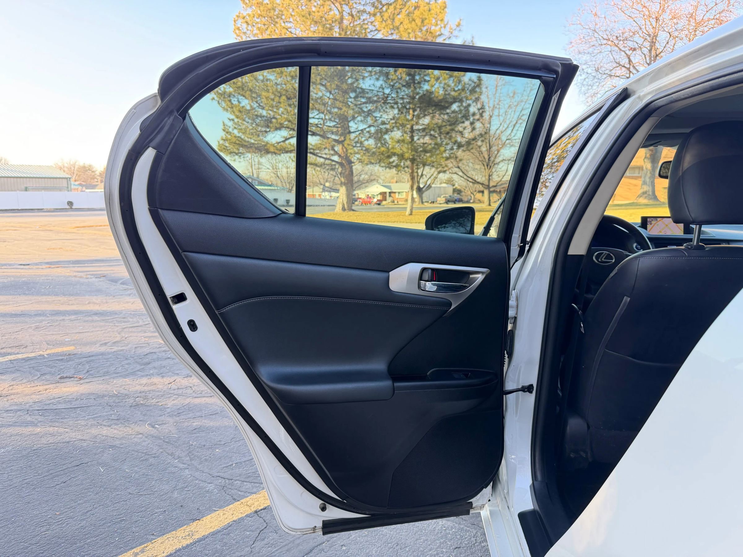 Used 2014 Lexus CT 200h Premium image 33