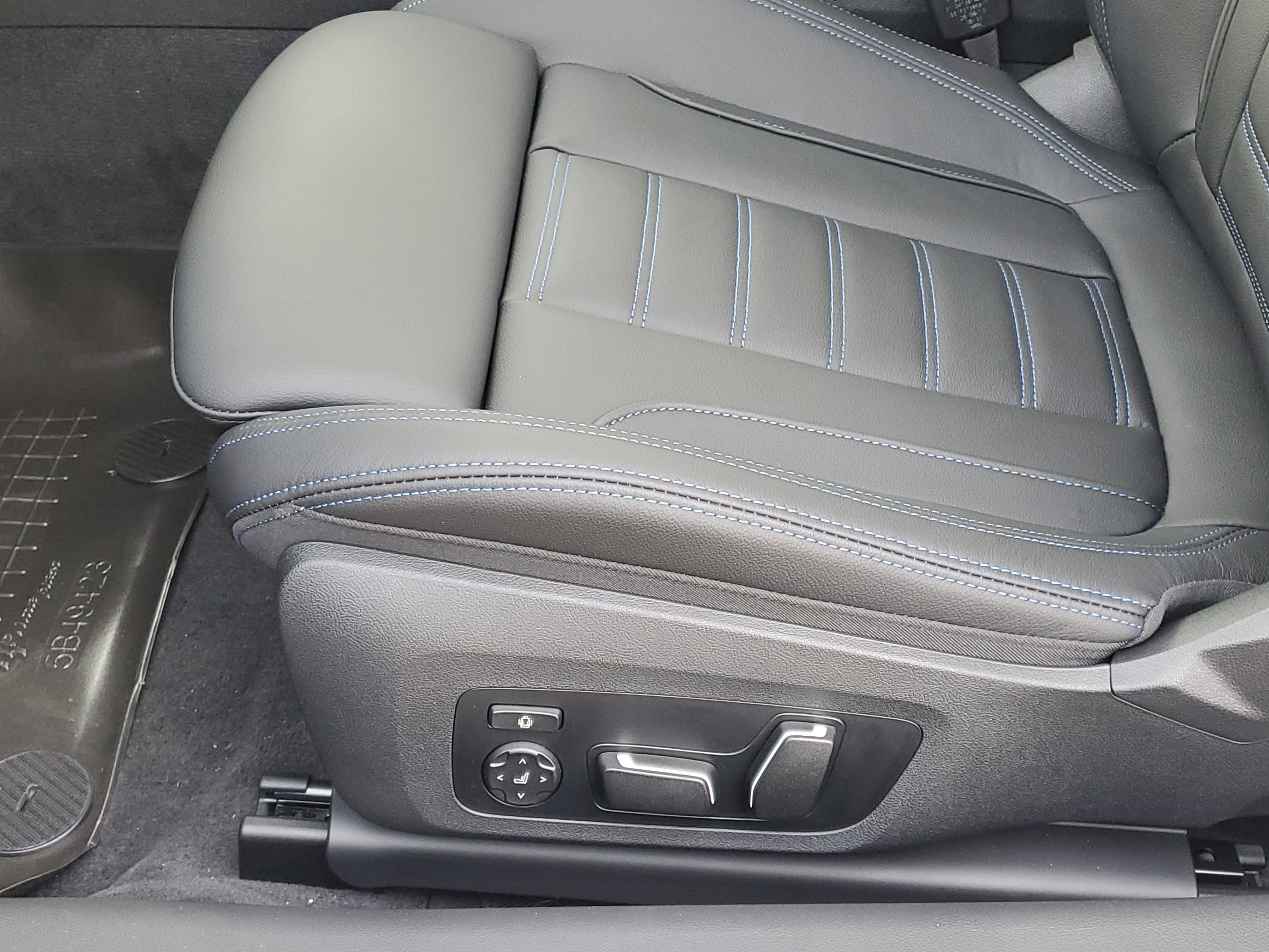 New 2026 BMW 440i xDrive Coupe w/ Premium Package image 9