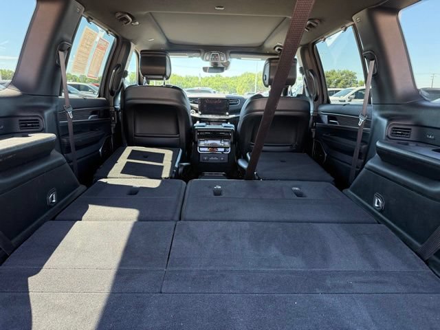 Used 2024 Jeep Wagoneer Series III w/ Premium Group I AWD/4WD image 44