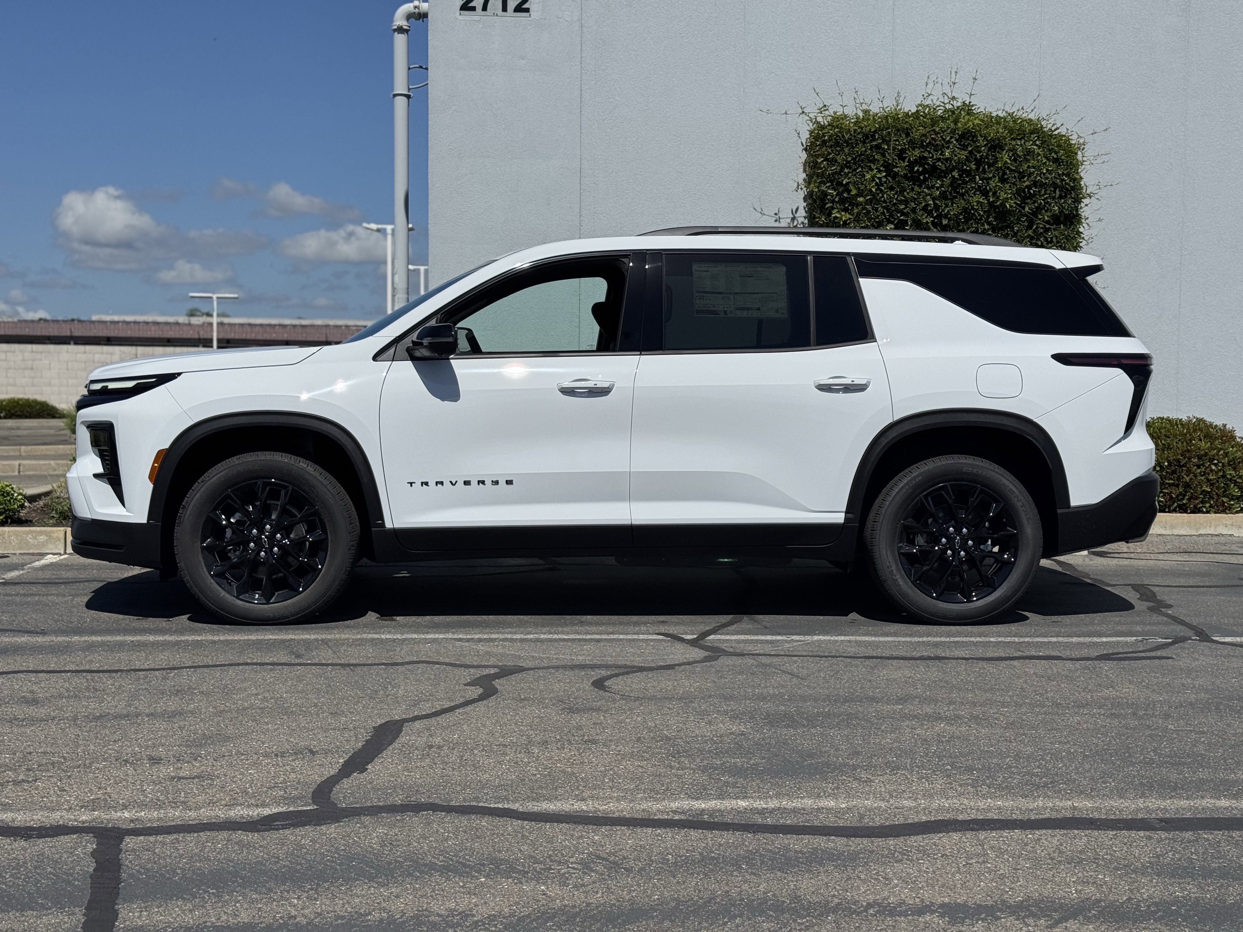 New 2026 Chevrolet Traverse LT w/ Midnight/Sport Edition image 4