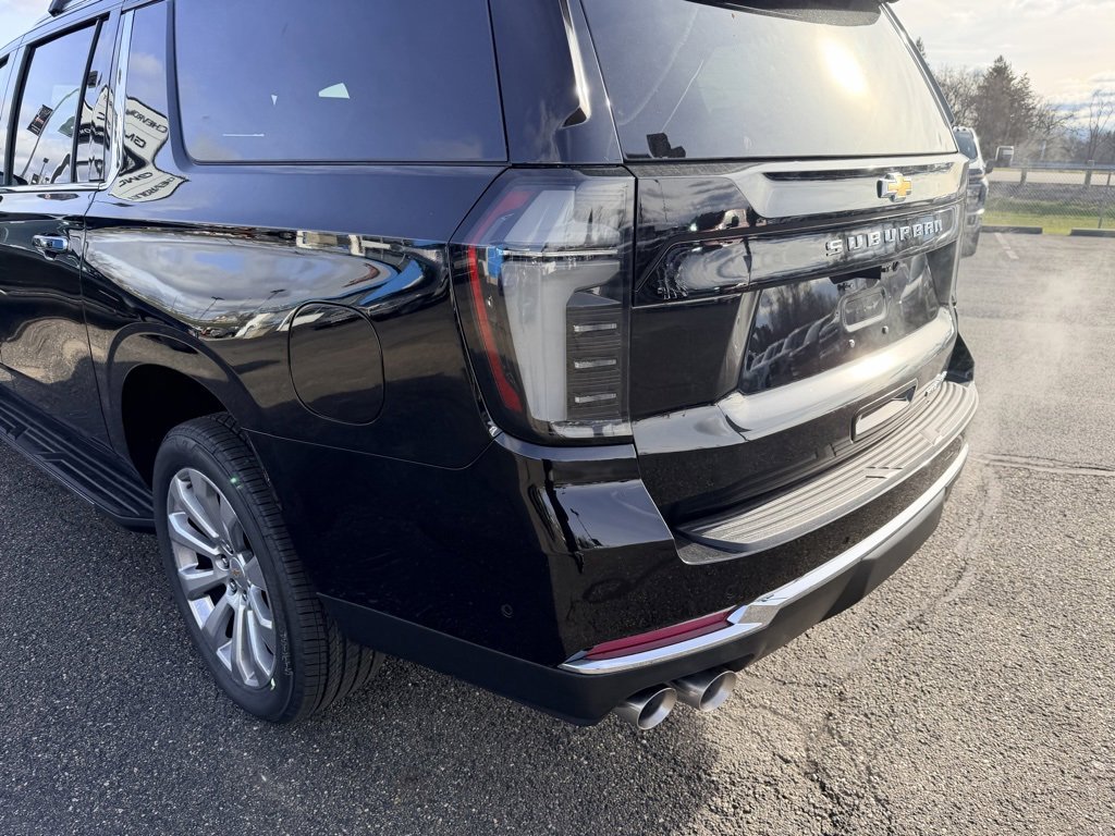 New 2026 Chevrolet Suburban Premier image 8