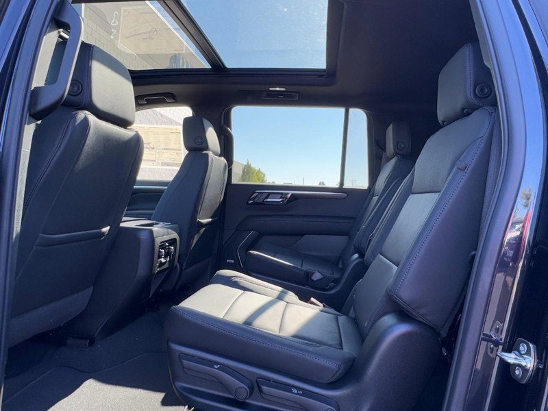 New 2026 Chevrolet Suburban Z71 w/ Comfort Package image 8
