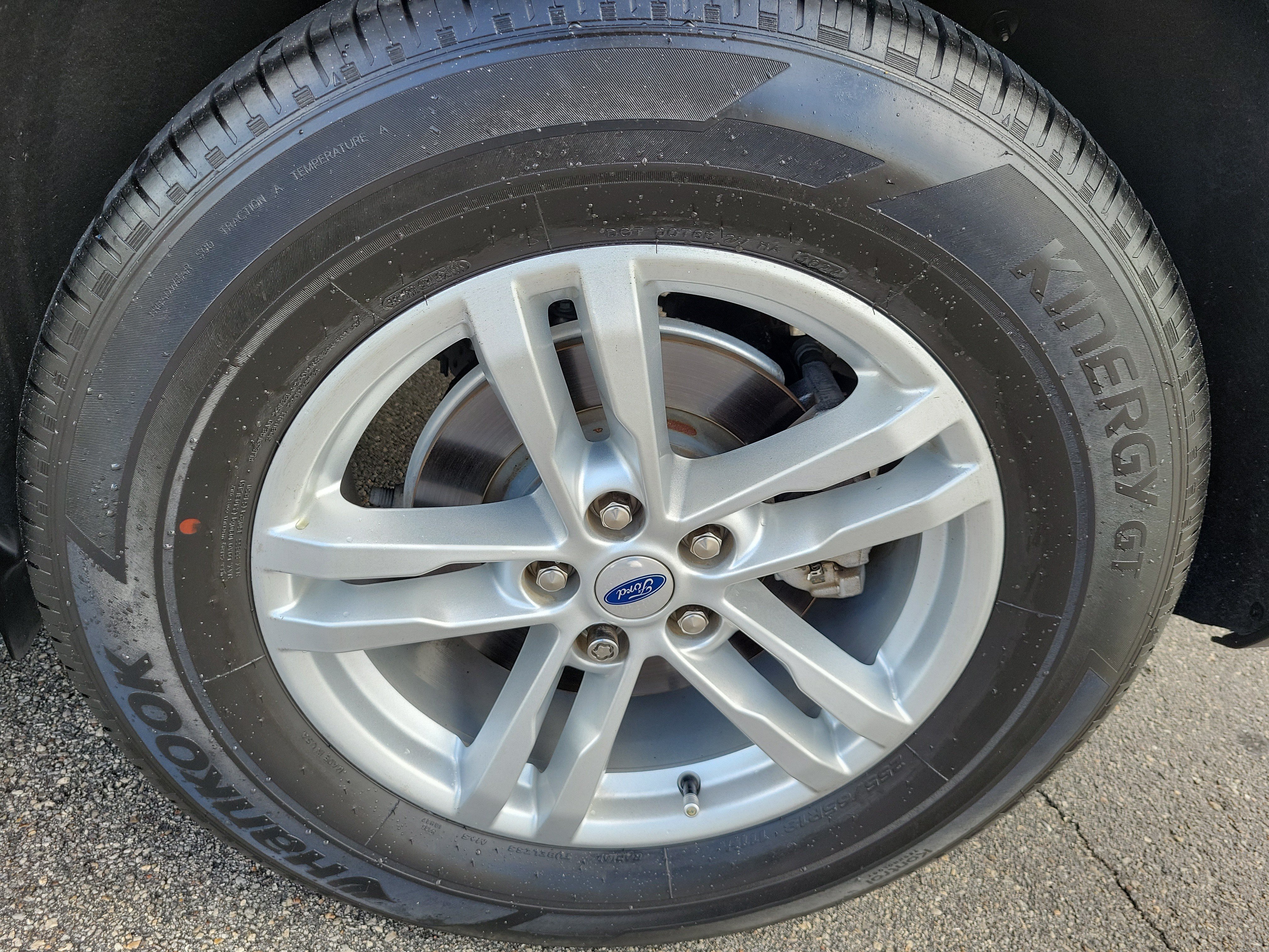 Used 2024 Ford Explorer XLT RWD image 30