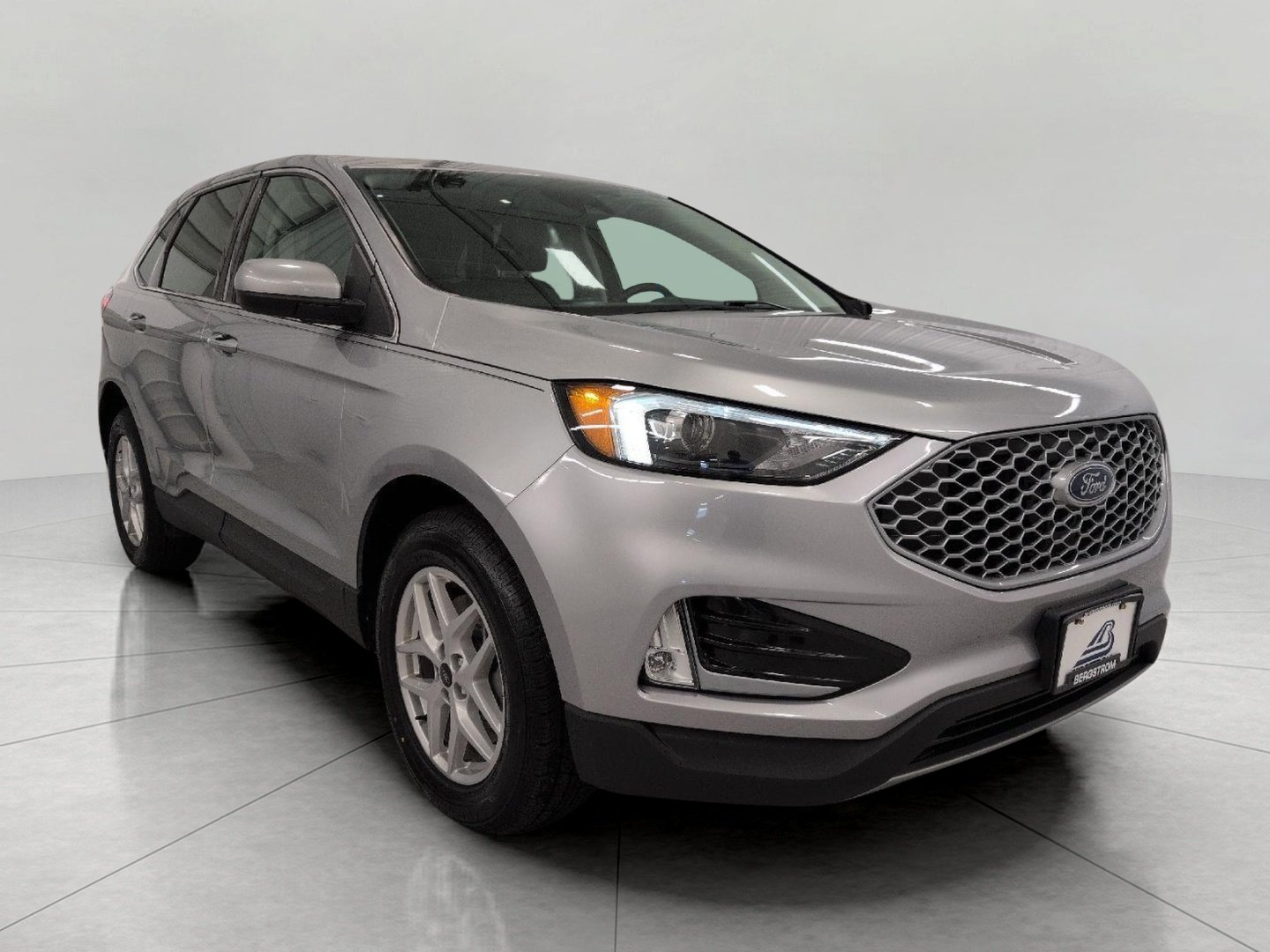 Used 2024 Ford Edge SEL w/ Convenience Package