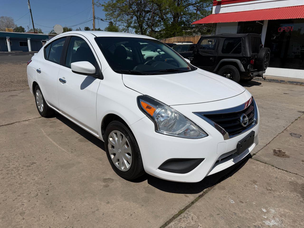 Used 2019 Nissan Versa SV FWD image 4