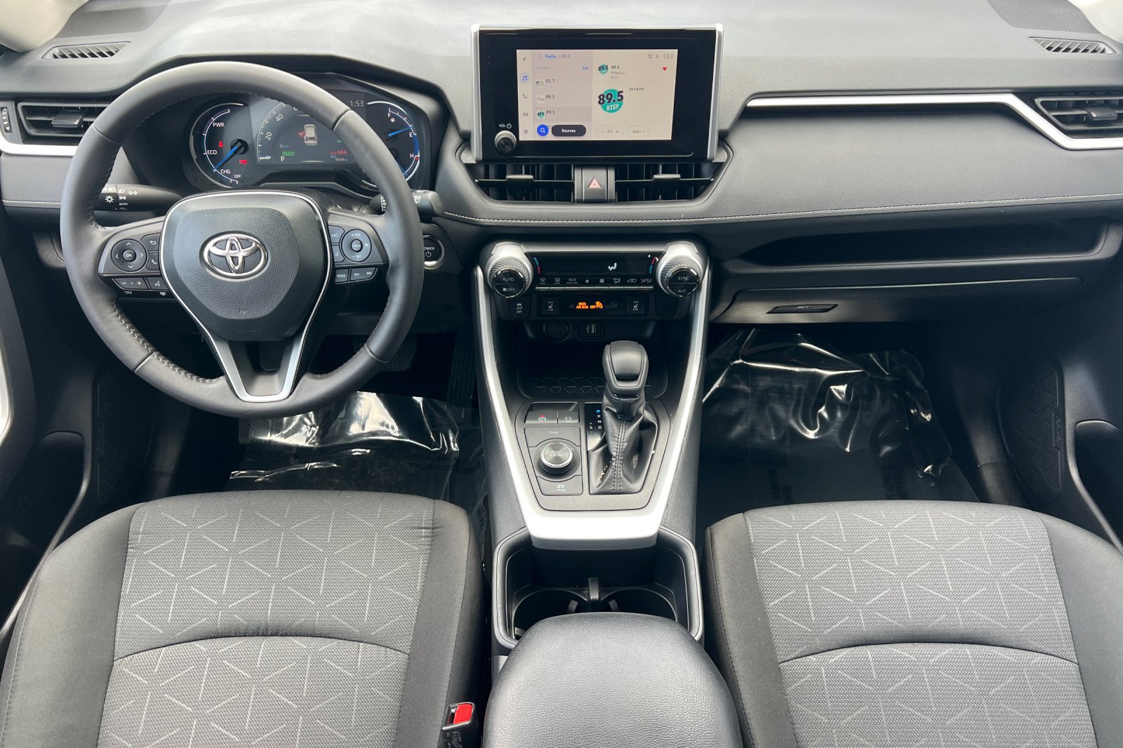 Used 2025 Toyota RAV4 XLE w/ Convenience Package AWD/4WD image 5