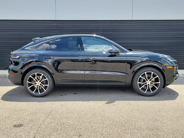 New 2026 Porsche Cayenne Coupe AWD/4WD image 7