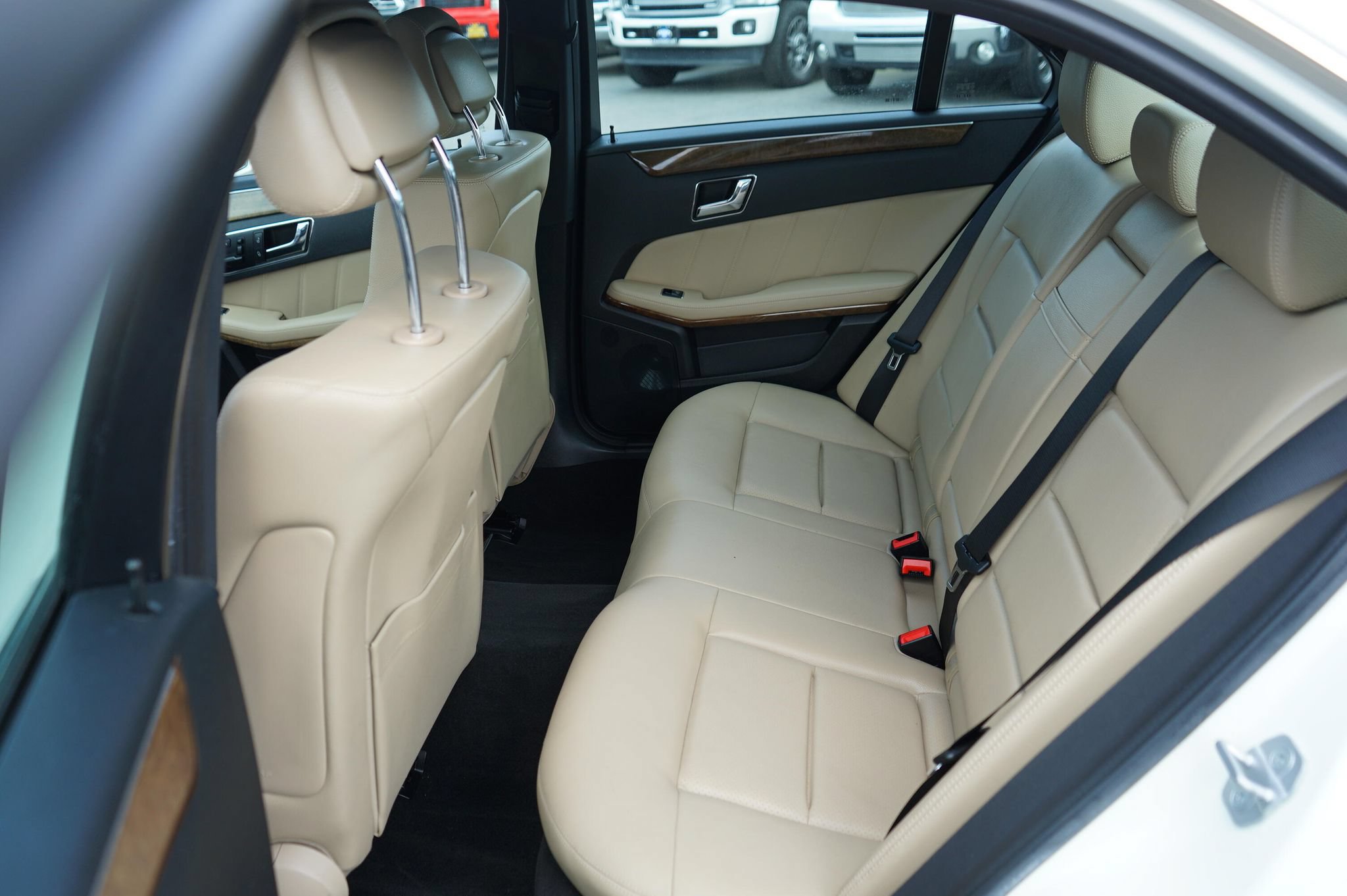 Used 2011 Mercedes-Benz E 350 4MATIC Sedan image 15