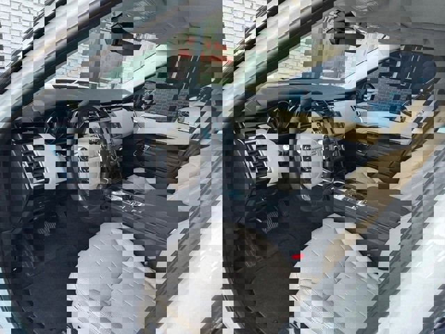 Used 2017 Land Rover Discovery SE image 36