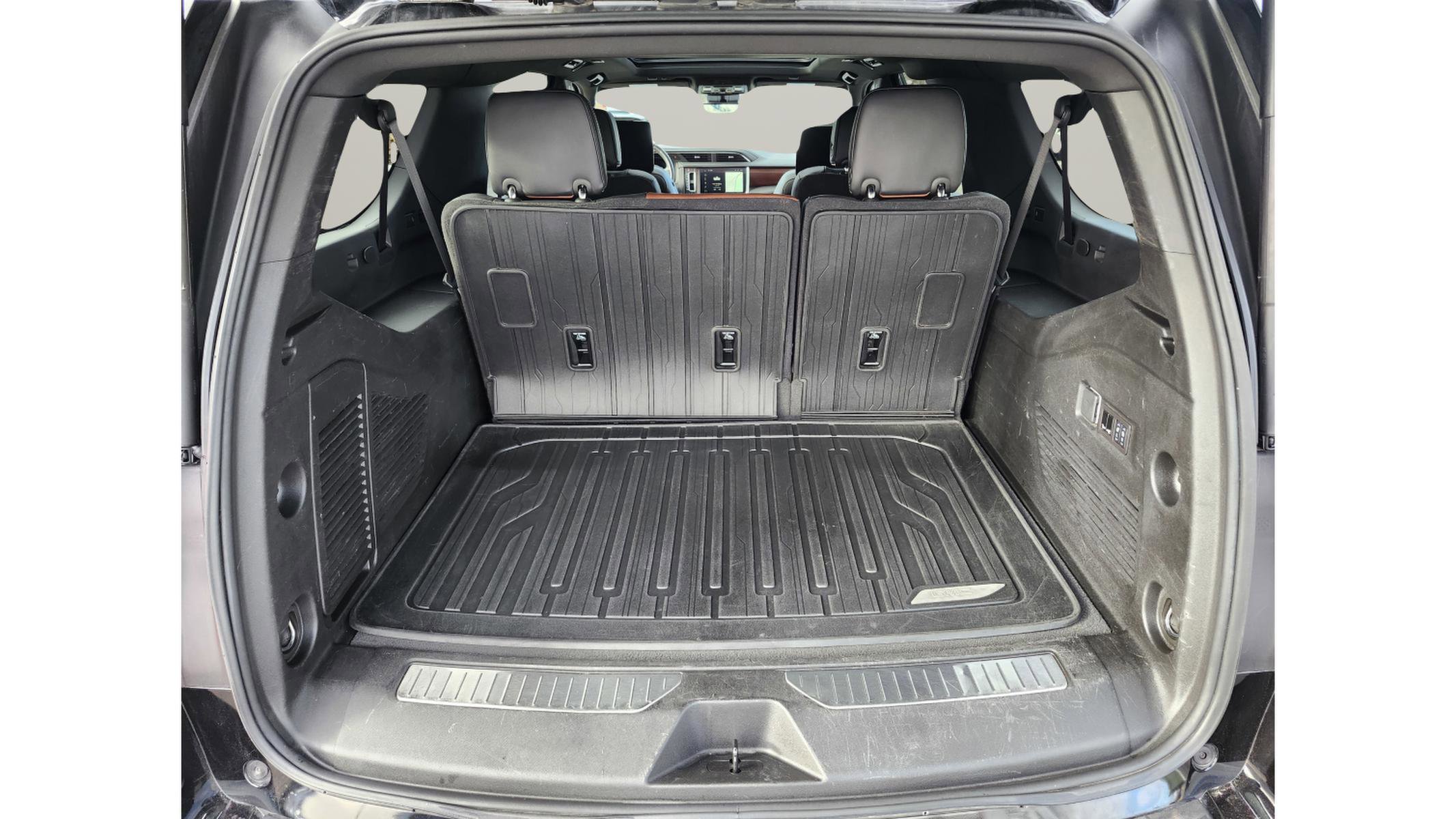 Used 2024 GMC Yukon XL Denali Ultimate w/ LPO, Floor Liner Package image 33