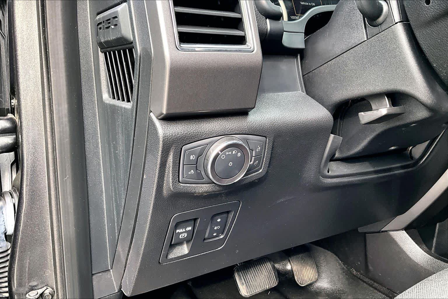 Used 2018 Ford F150 XLT w/ Equipment Group 302A Luxury AWD/4WD image 37