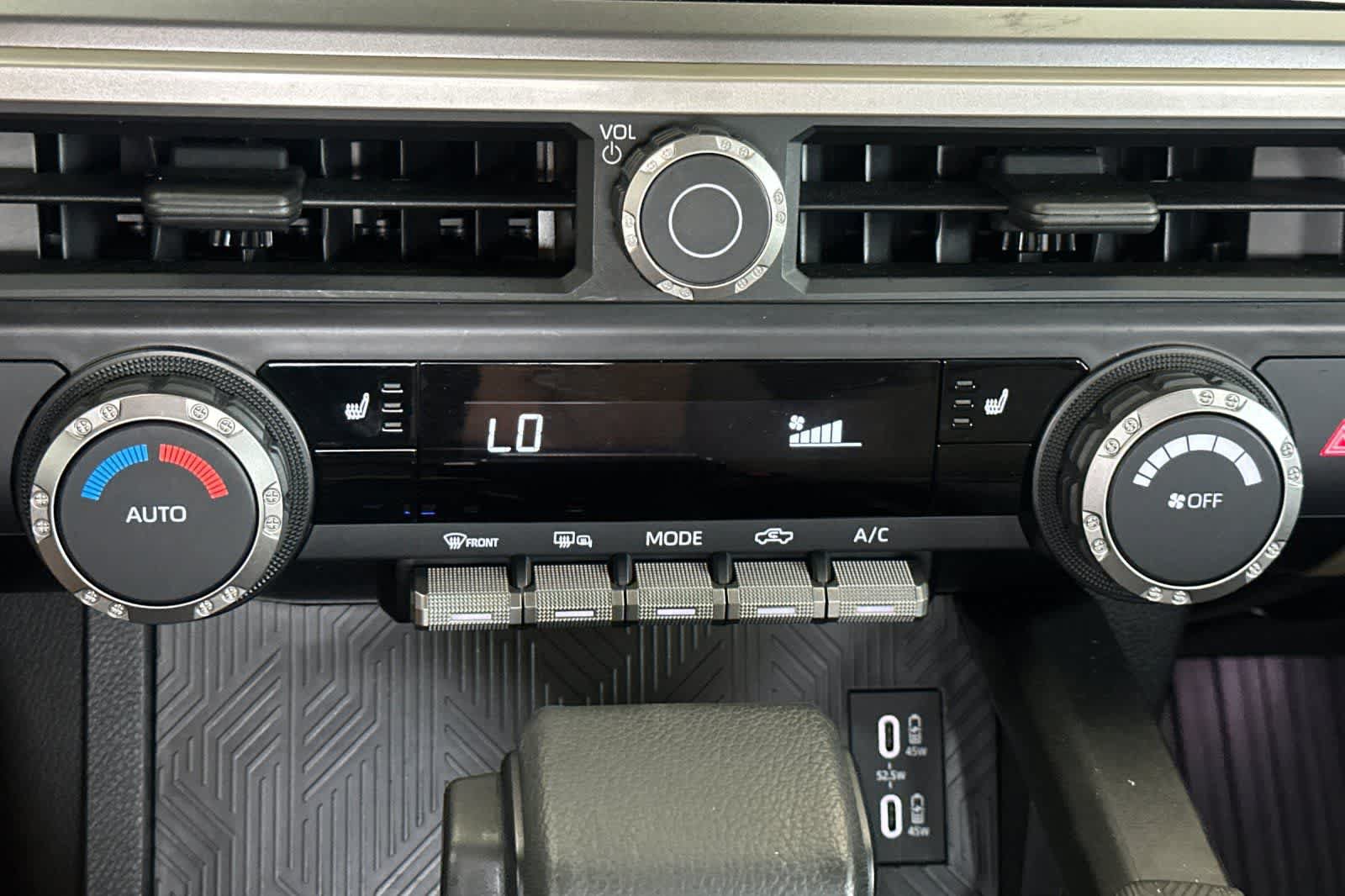Used 2024 Toyota Tacoma TRD Off-Road AWD/4WD image 20