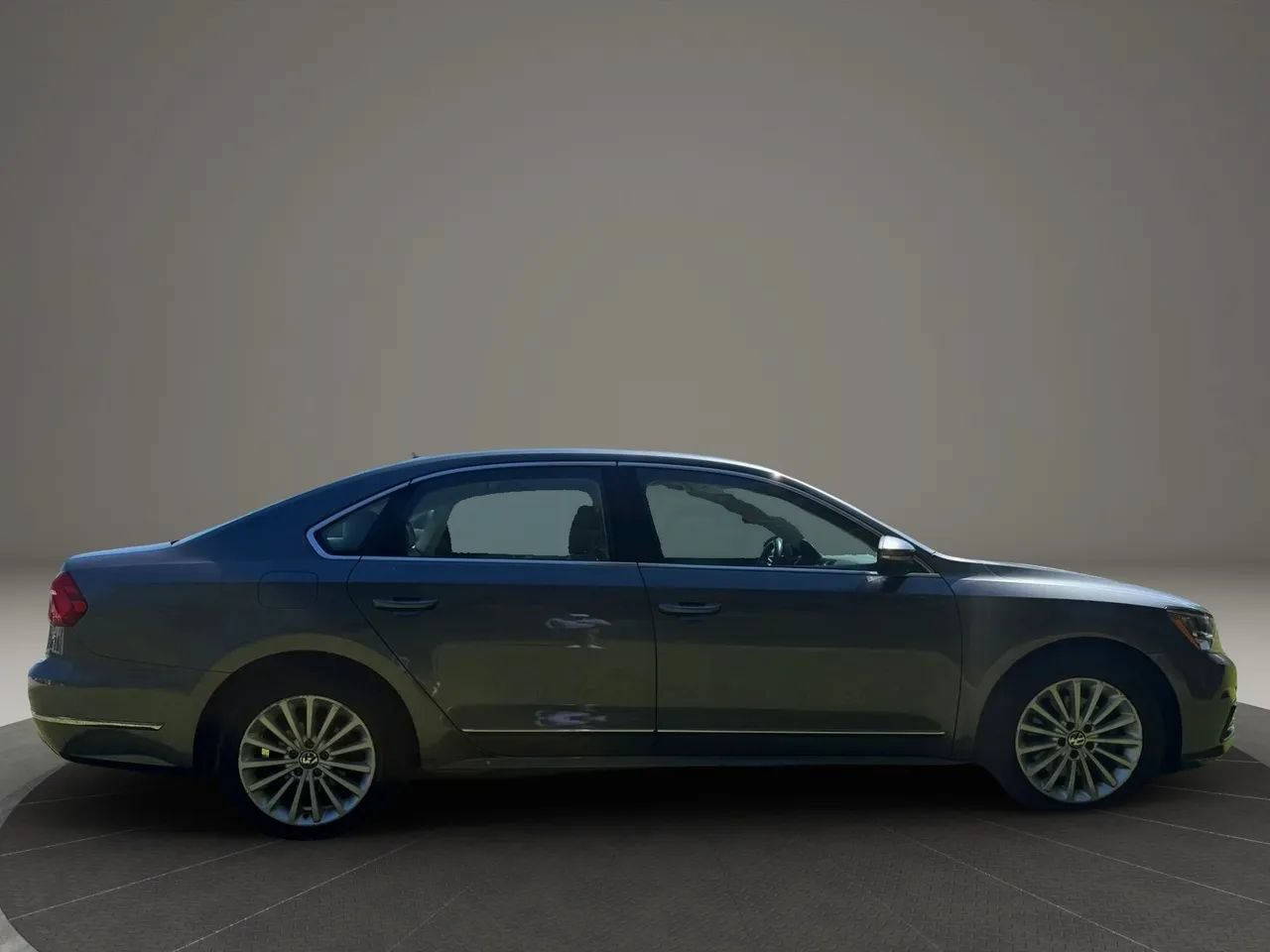 Used 2016 Volkswagen Passat 1.8T SE FWD image 6