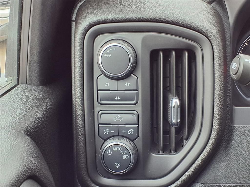 Used 2024 Chevrolet Silverado 2500 W/T image 11