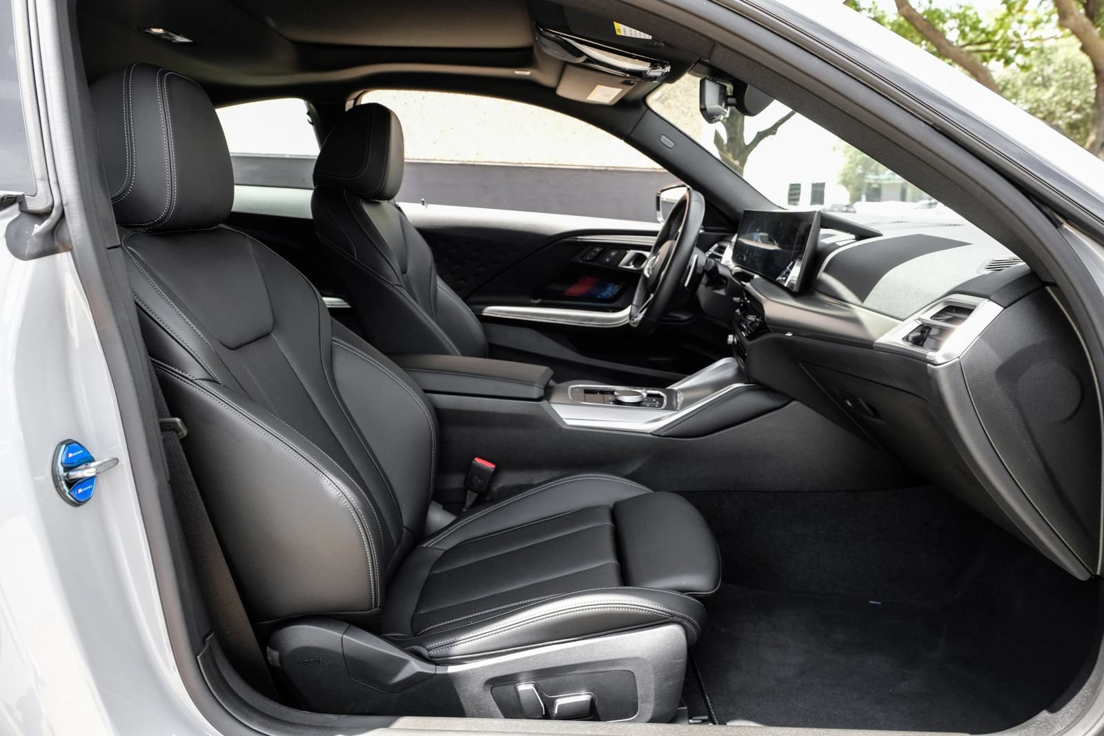 Used 2025 BMW M240i xDrive Coupe w/ Parking Assistance Package AWD/4WD image 28