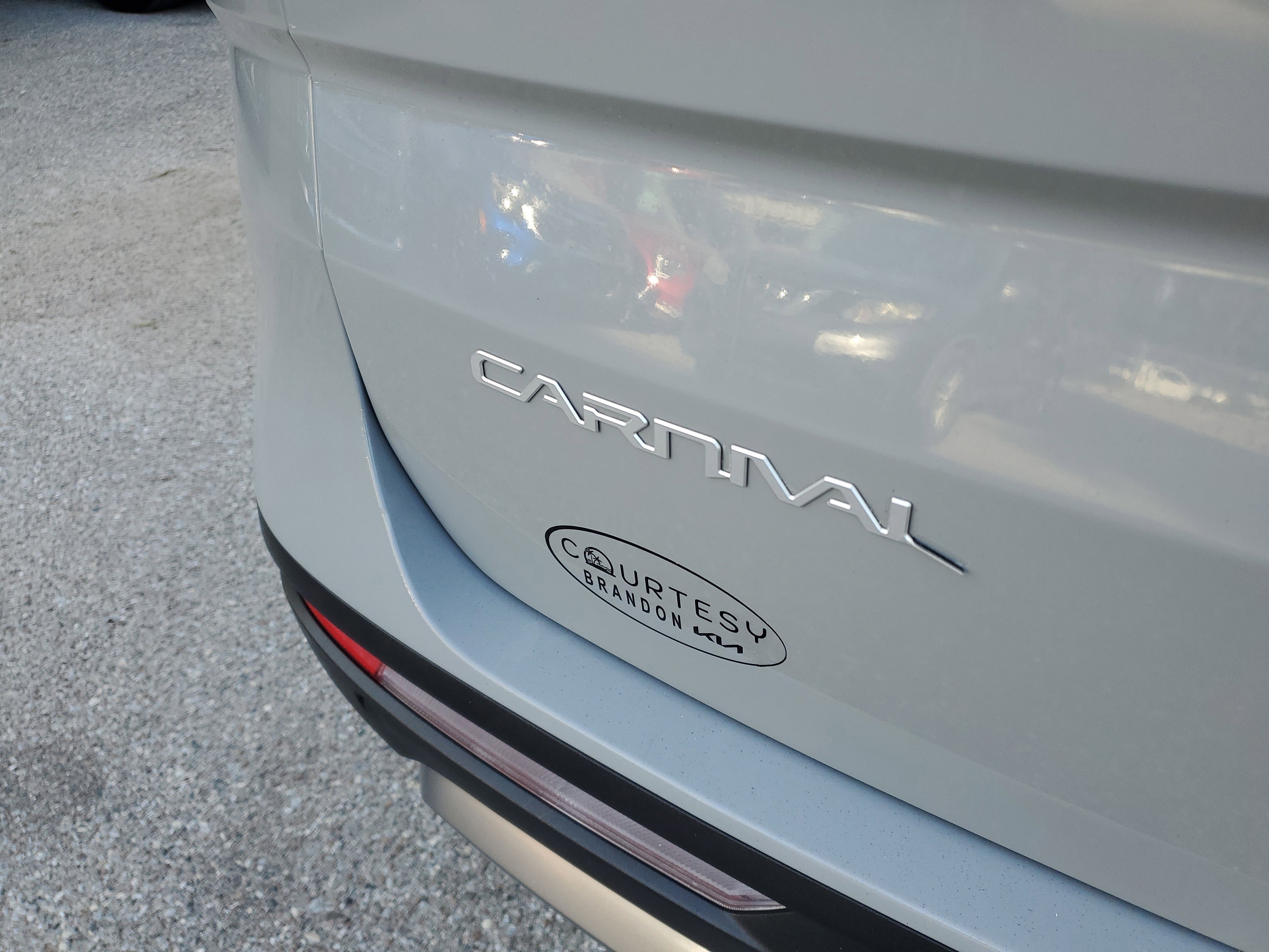 Certified 2023 Kia Carnival SX Prestige image 8