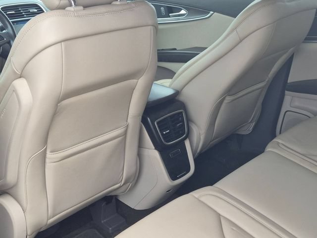 Used 2017 Lincoln MKX Select w/ Select Plus Package AWD/4WD image 27