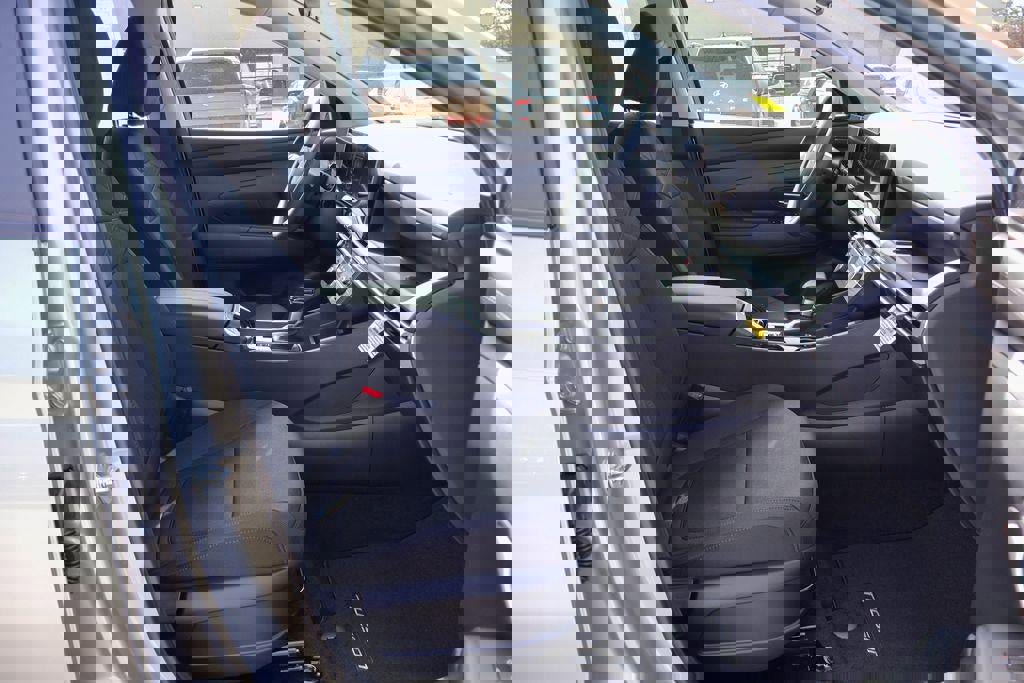 New 2026 Hyundai Tucson SE image 8