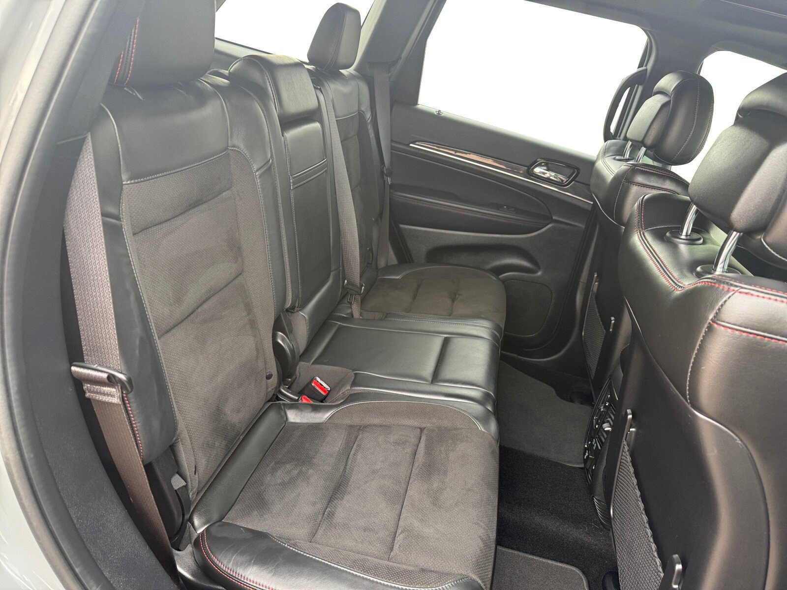 Used 2021 Jeep Grand Cherokee Trailhawk AWD/4WD image 18