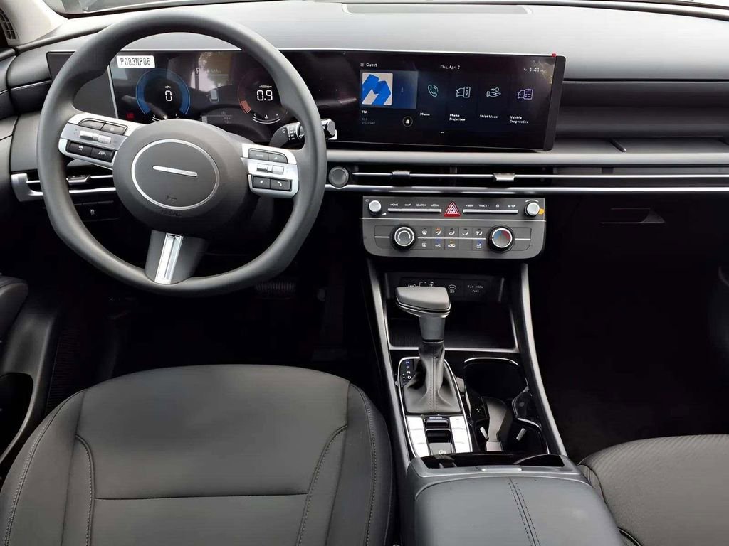 New 2026 Hyundai Tucson SE image 8