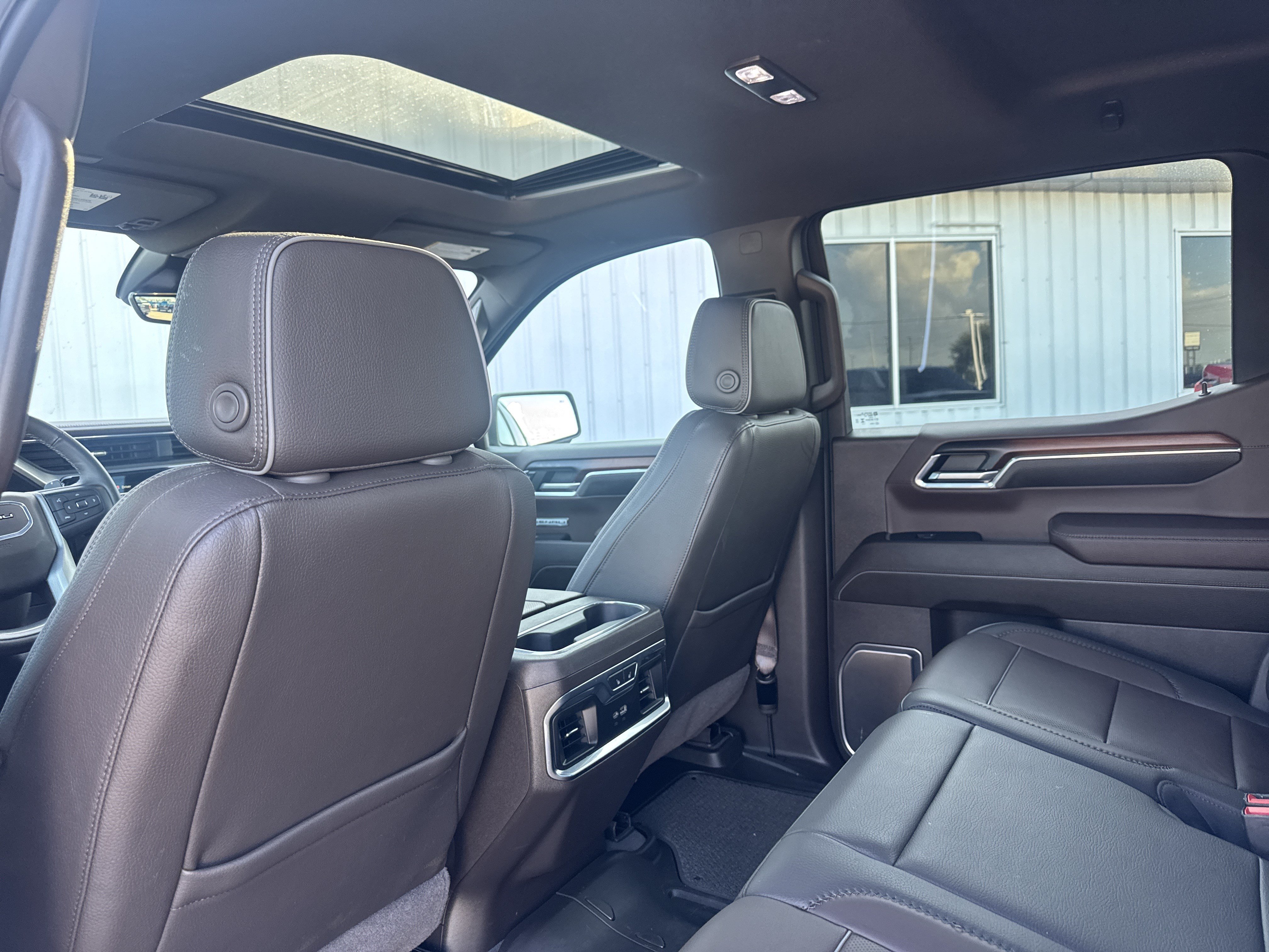 Used 2024 GMC Sierra 1500 Denali w/ Denali Reserve Package AWD/4WD image 11