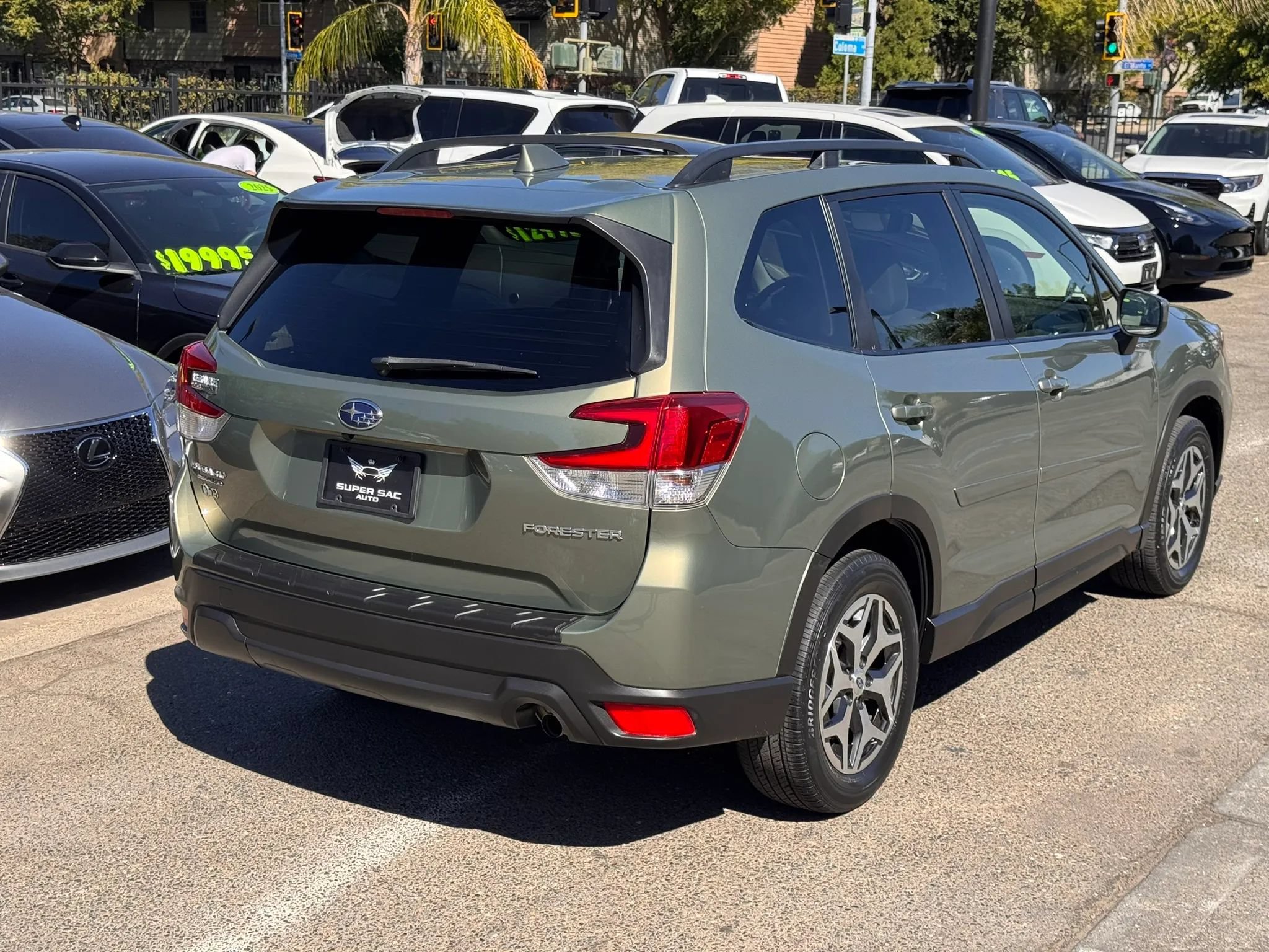 Used 2019 Subaru Forester Premium AWD/4WD image 6