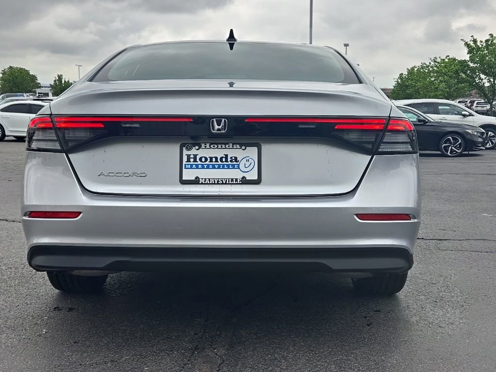 Certified 2025 Honda Accord SE image 6