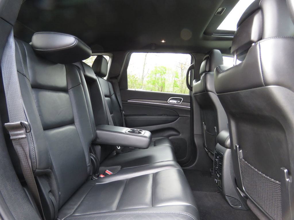 Used 2019 Jeep Grand Cherokee Limited AWD/4WD image 16