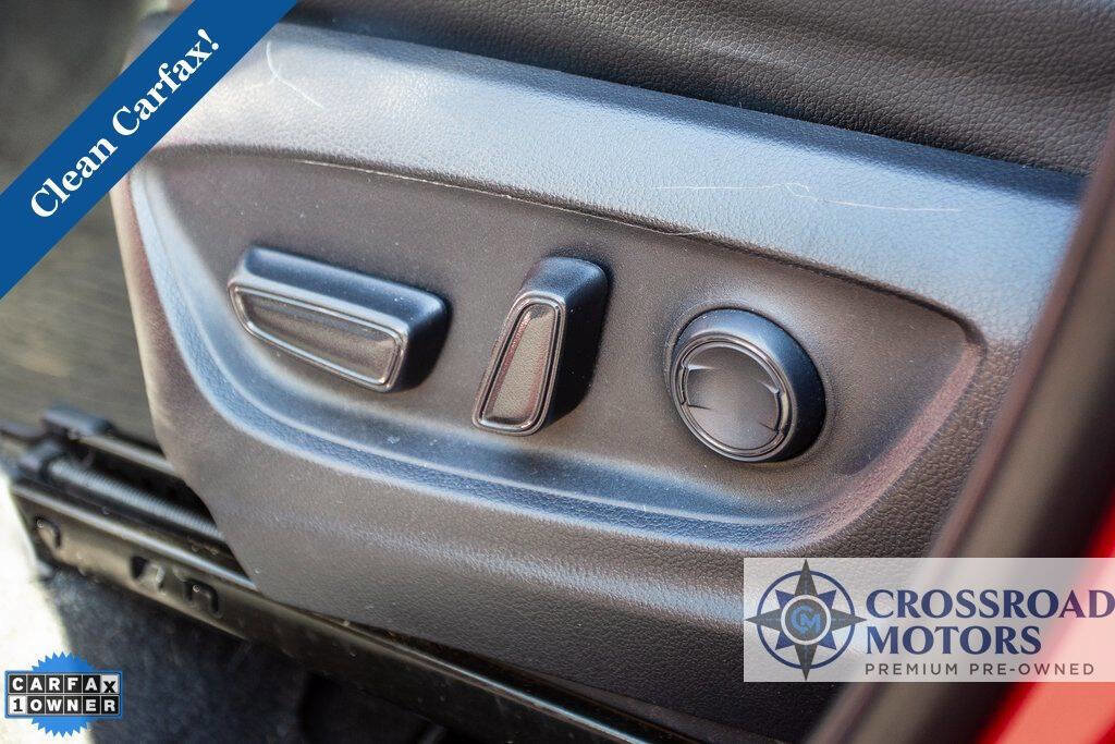 Used 2022 Toyota Corolla Cross XLE w/ Convenience Package image 17