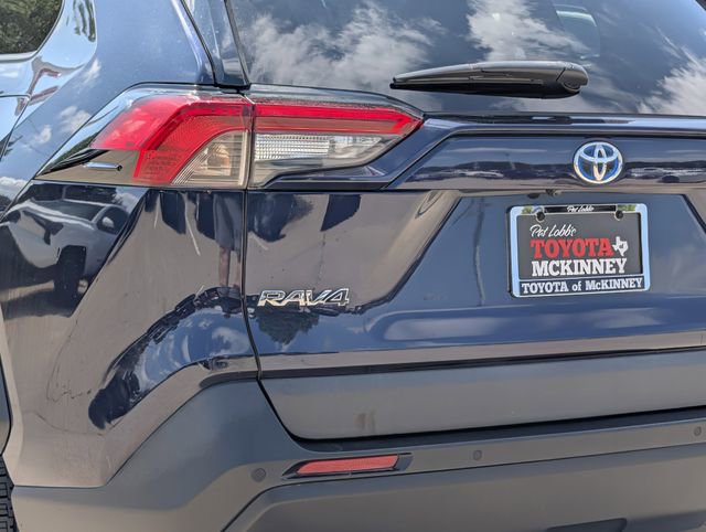 Used 2021 Toyota RAV4 XLE Premium AWD/4WD image 8