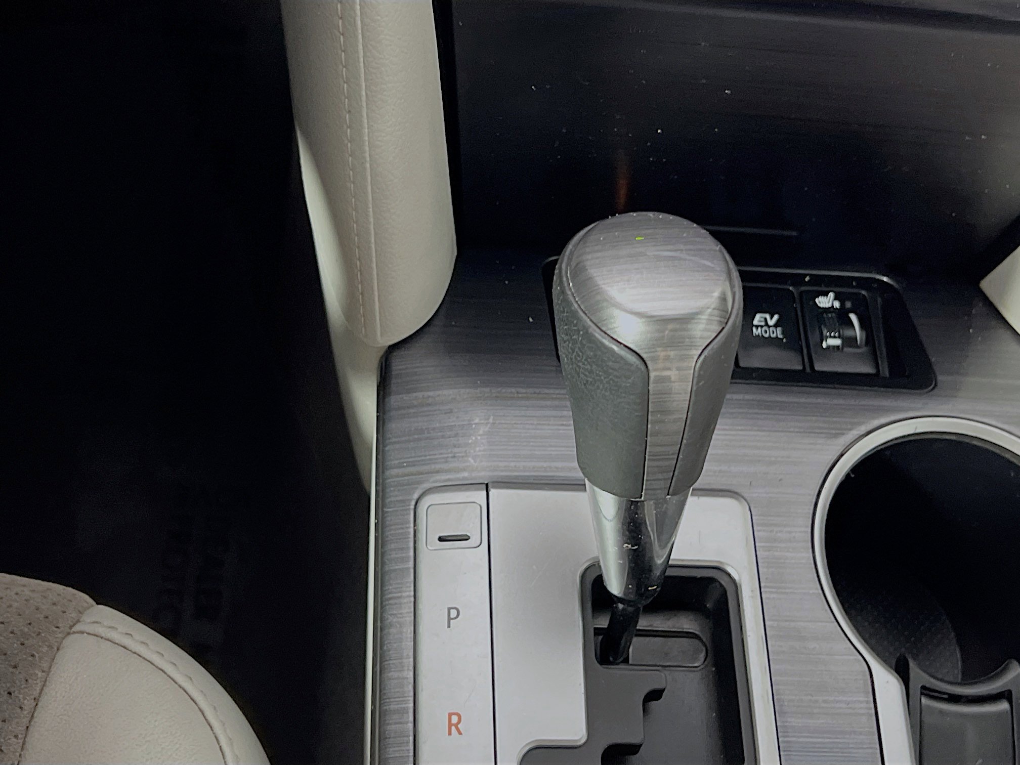Used 2014 Toyota Camry XLE w/ Leather Package FWD image 24