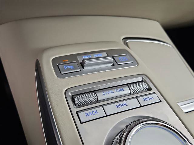 Used 2023 Genesis GV70 2.5T w/ Advanced Package AWD/4WD image 35