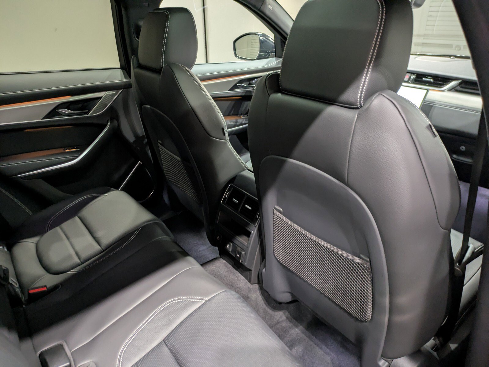 New 2026 Jaguar F-PACE R-Dynamic S image 22