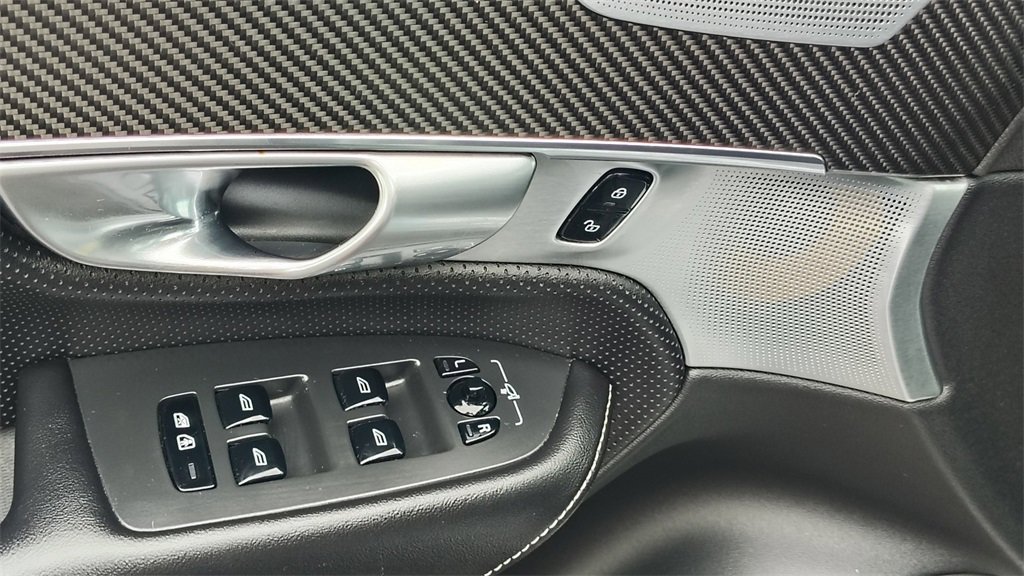 Used 2018 Volvo XC90 T6 R-Design w/ Convenience Package image 10